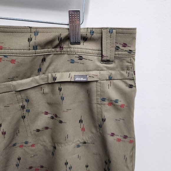 Eddie Bauer Womens Adventurer 2.0 Skort Size 14 Olive Green Arrow Print Hiking - Picture 6 of 6